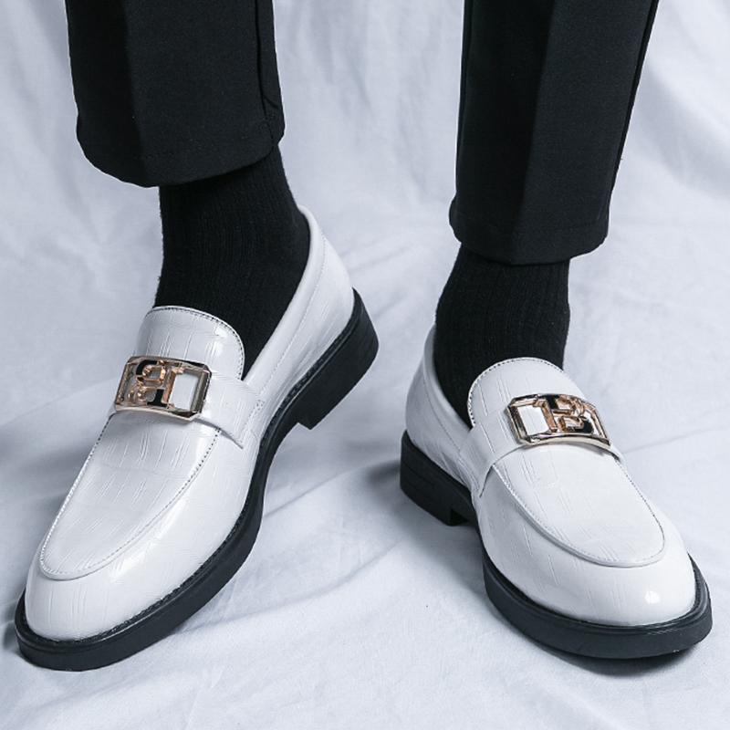 New Pointed Toe Metal Decoration Slip On Loafers Shoes for Mens Formal Wedding Prom Dress Homecoming Sapatos Tenis Masculino