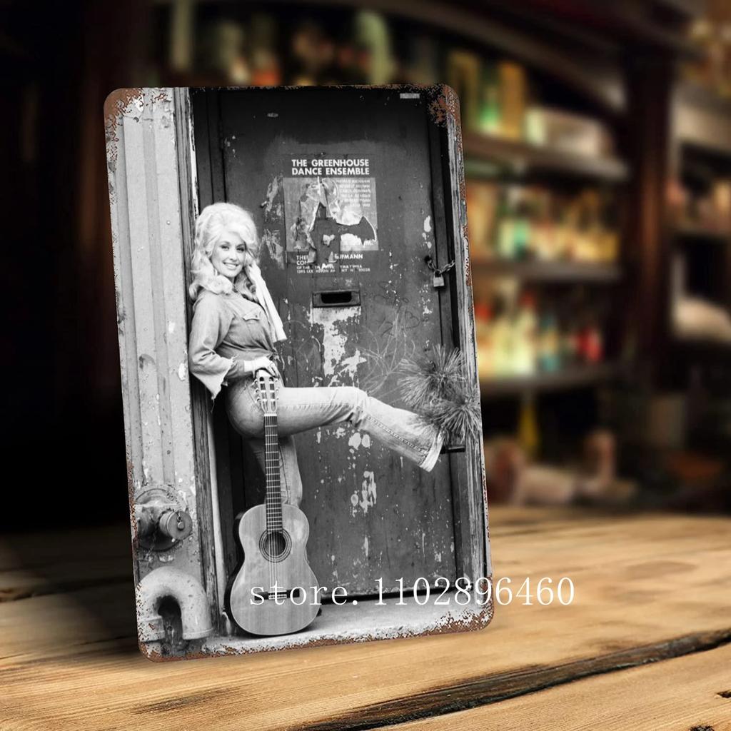 dolly parton  Metal Plaques & Signs wall decor Vintage Tin Signs Captain Metal Poster Decor for Bar Pub Club Wall Decoration