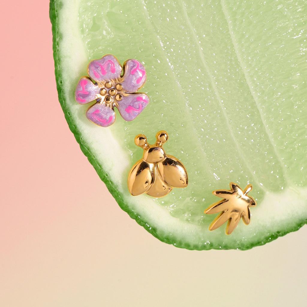 Sweet wind three-to-one card flower earrings, light luxury high-end insect 18K gold jewelry