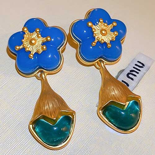 Elegant Women Men Fashion Classic Crystal Pendant Earrings For Women Girls Vintage Palace Style Gorgeous Ear Rings Jewelry