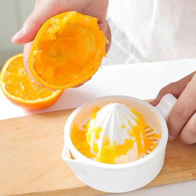 Pomůcky na ovoce a zeleninu – Ruční odšťavňovače