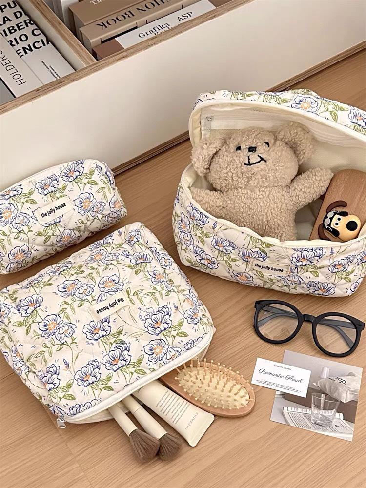 2023 Floral Cute Cotton Makeup & Toiletry Bag - Small, Fresh, Portable Storage Case
