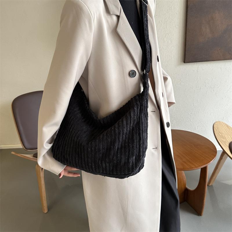 Casual flannel large capacity 2025 solid color corduroy new simple winter oblique span shoulder tote bag
