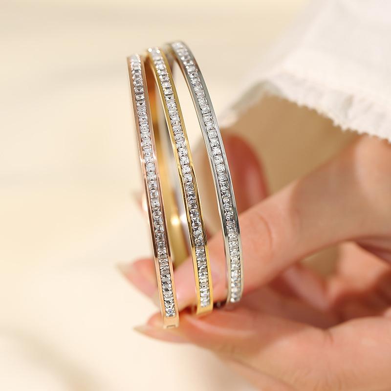 Simple Titanium Steel Gypsophila Bangle No Fading Light Luxury Temperament Full Diamond Bracelet For Women Jewelry