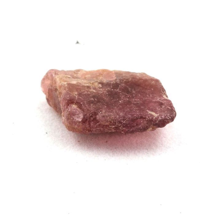 Pierres et Minéraux. Grenat Rhodolite. 2.39 ct. Zambie.
