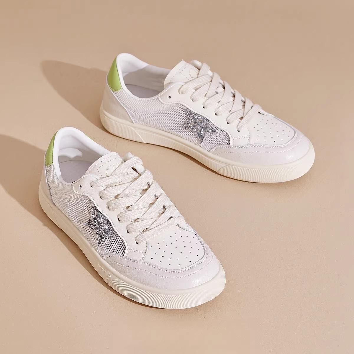 

Повседневные дышащие маленькие белые туфли с низким верхом женские 2025 новая летняя сетчатая обувь на плоской мягкой подошве универсальные спортивные кеды 40 серебряный