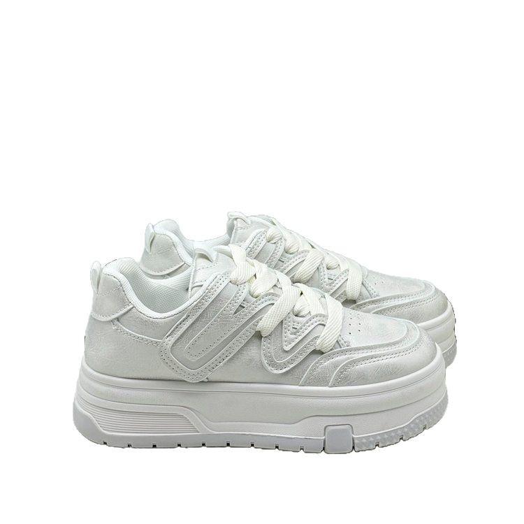 Petites chaussures blanches pour femmes à semelles épaisses en cuir véritable souple 2025 printemps nouveau version coréenne polyvalentes sport légères décontractées chaussures de skate
