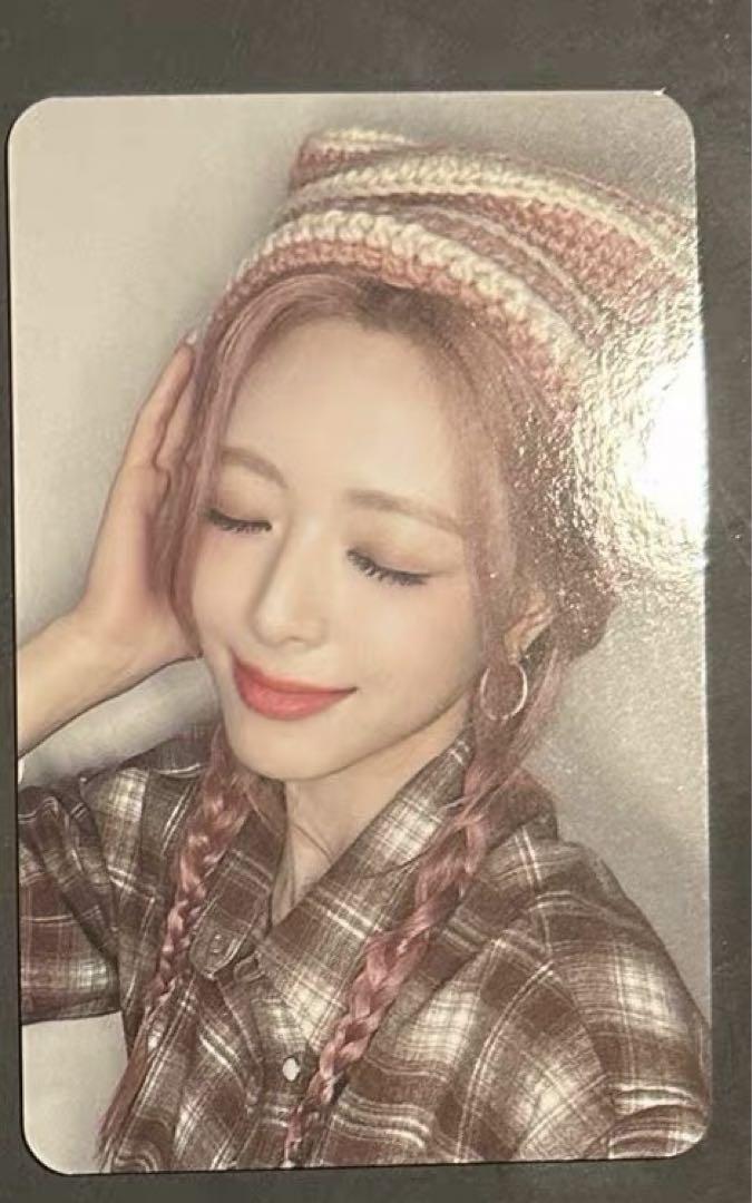 

[USED] ITZY Yuna GWBG Shanghai Makestar Autograph Session Bonus Trading Card