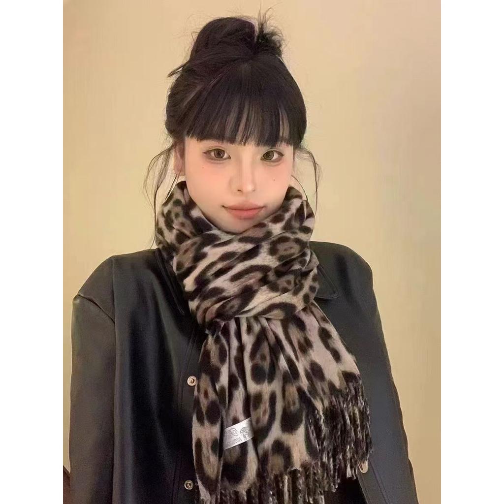 Fashion Printed Leopard Cashmere-Like Scarf for Women Winter Long Shawl Windproof Protection Outdoor Keep Warm Scarves Wrap