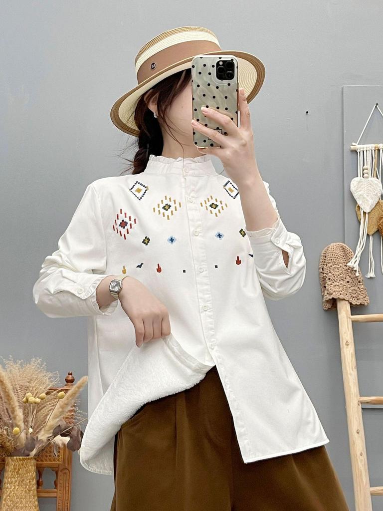 Korean Elegant Embroidered Lace Collar Flannel Shirt for Women - Warm Autumn/Winter Base Layer