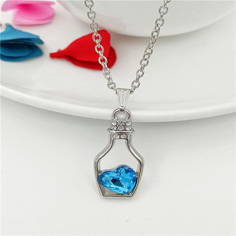 Niche Luxury Crystal Necklace: High-End Diamond Drift Bottle Pendant for Women