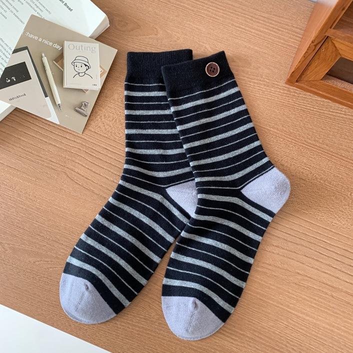Vintage Striped Button-Embellished Socks Boneless Mid-Leg Socks Are Trendy And Wear Versatile Stacks Of Socks