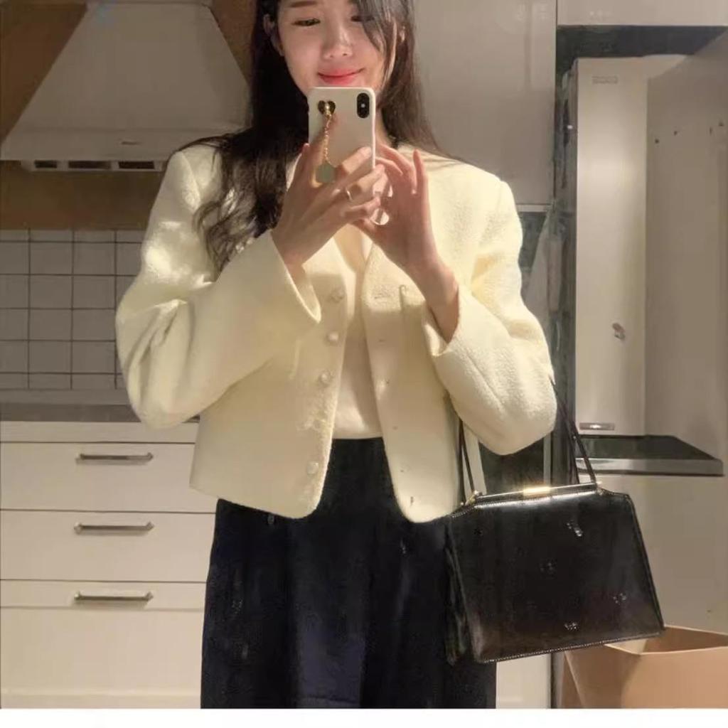 Elegant Korean Autumn/Winter Fashion: High-End Short Shoulder Long-Sleeve Women's Jacket