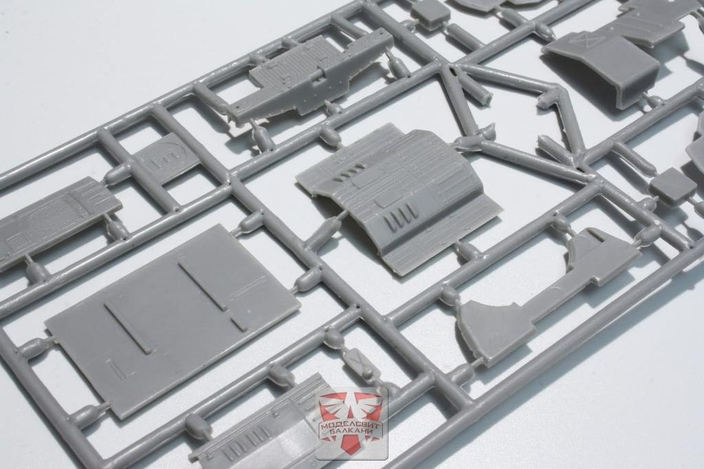 Modelsbit Russian Airport Chemical Fire Truck Model Plastic Model MVA72001 1/72 AA-60 (A&A Brand) (Car)