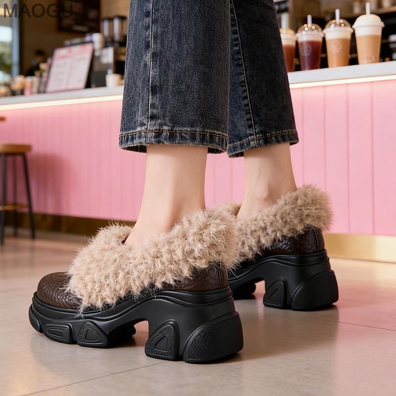 Winter Women Slip On Fur Loafers Platform Chunky Sole Plush Lined Warm Cotton Ankle Boots Casual Fashion Versatile Leather Shoes
