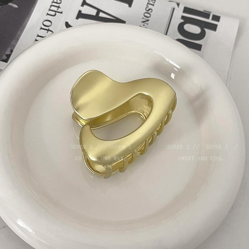 Woman Triangle Design Hair Claws Ladies Fashion Washing Face Hair Clips Hairpins Girls Metal Hair Accessories