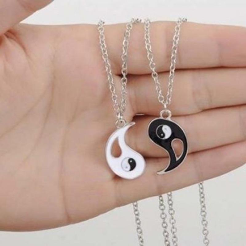 2 Adet Siyah Beyaz Yin Yang Hollow Kolye Kolye Çift Kardeş Arkadaş Takı