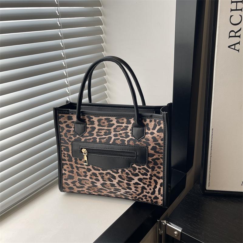

Premium texture leopard print big bag, new bag, fashionable single shoulder large capacity commuter tote bag women хаки