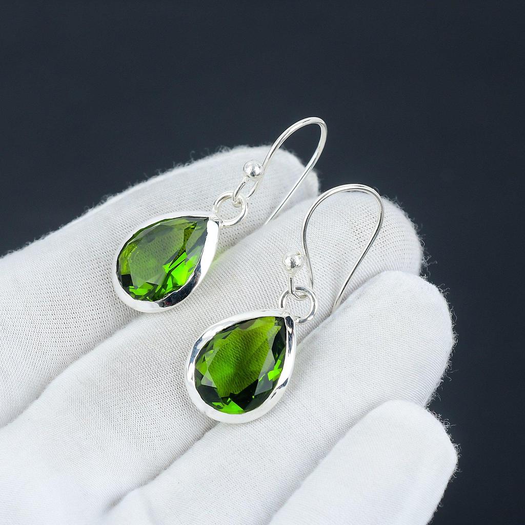 Peridot-Ohrring, 925 Sterling Silber Ohrring Wunderschöner Edelstein Cabochon Stein Ohrring Geburtstag Peridot Ohrring Geschenk für Sie für Frauen