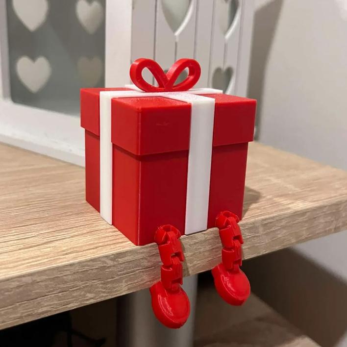 Small Christmas Tree Movable Joints Tabletop Christmas Tree Ornaments Home Decor Sculpture for Holiday Indoor Entryway Bedroom