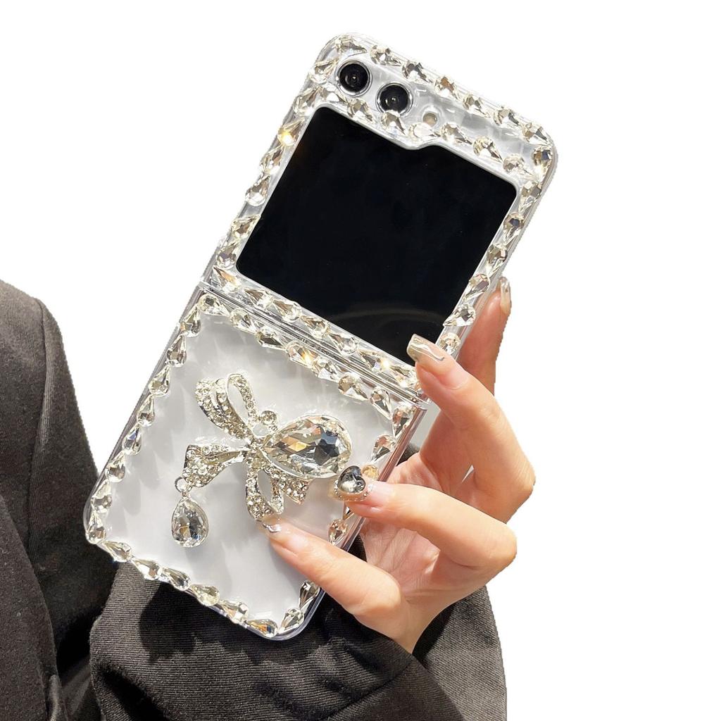 Tide brand is suitable for Samsung zflip6 folding screen mobile phone case, light luxury rhinestone Galaxyzflip5 all-inclusive protective case.