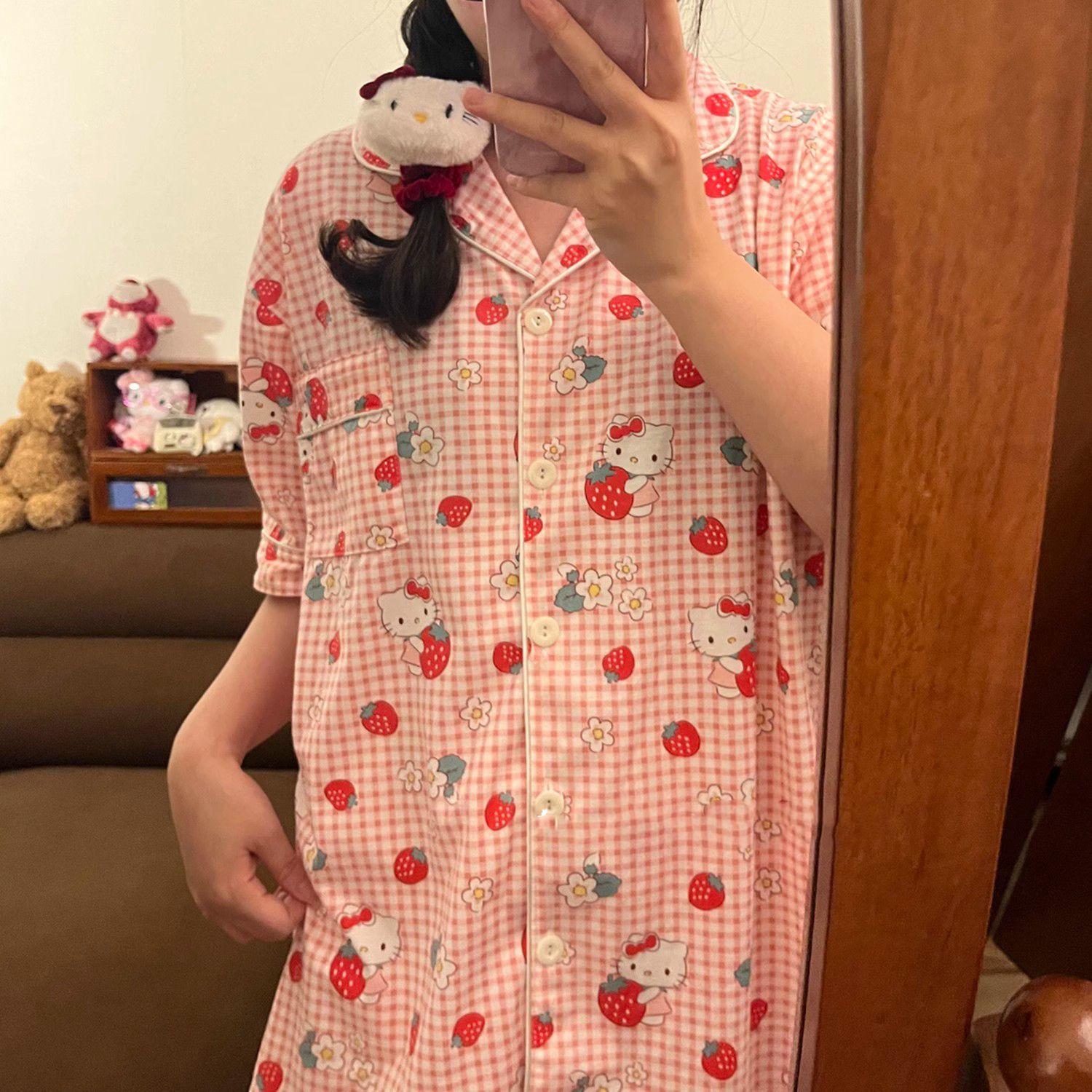

Full of strawberry plaid Hello Kitty pajamas women s summer short-sleeved shorts cardigan two-piece princess loungewear S