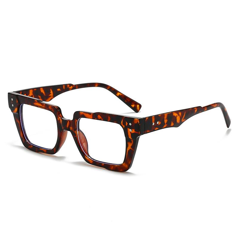 New Vintage Thick Leg Square Sunglasses Women Men Fashion Rice Nail Green Sun Glasses UV400