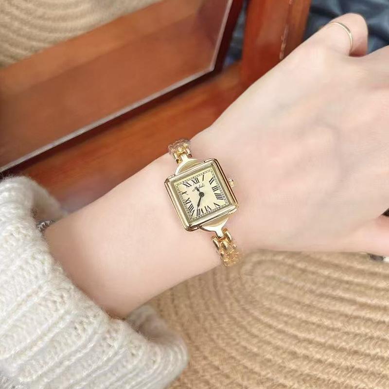 Gold Square Watch Women S Bracelet Steel Belt Exquisite Light Luxury Retro Roman Niche Quartz Watch Women золотой
