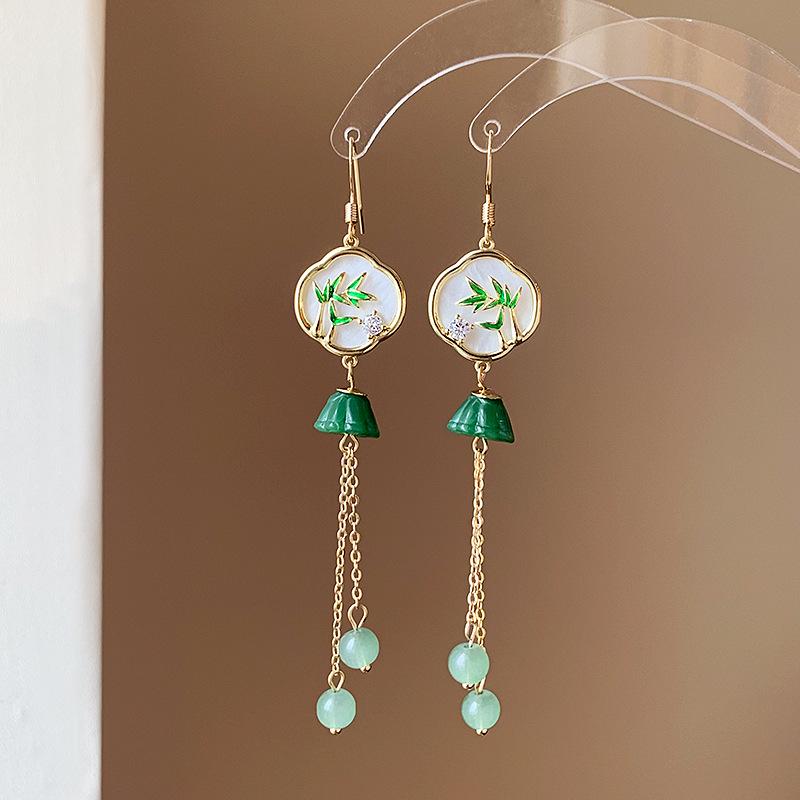 2025 Trendige Cheongsam-Hängeohrringe aus Naturstein: Damenaccessoires im chinesischen Stil