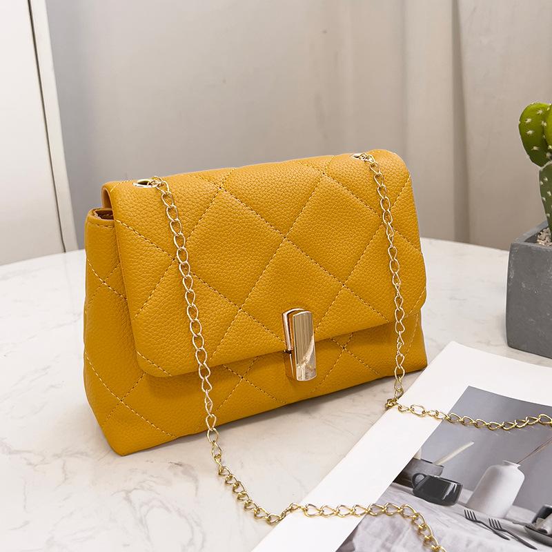 

Маленькая квадратная сумка, женская сумка, сумка на цепочке, универсальная сумка через плечо. жёлтый