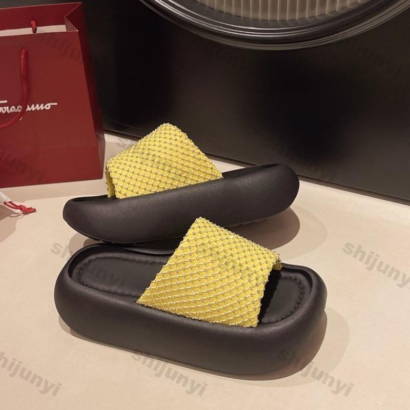 Women's Shoes 2025 New Outdoor Breathable One Word Platform Slippers Fashion Height Increase Comfortable Non Slip Beach Sandals