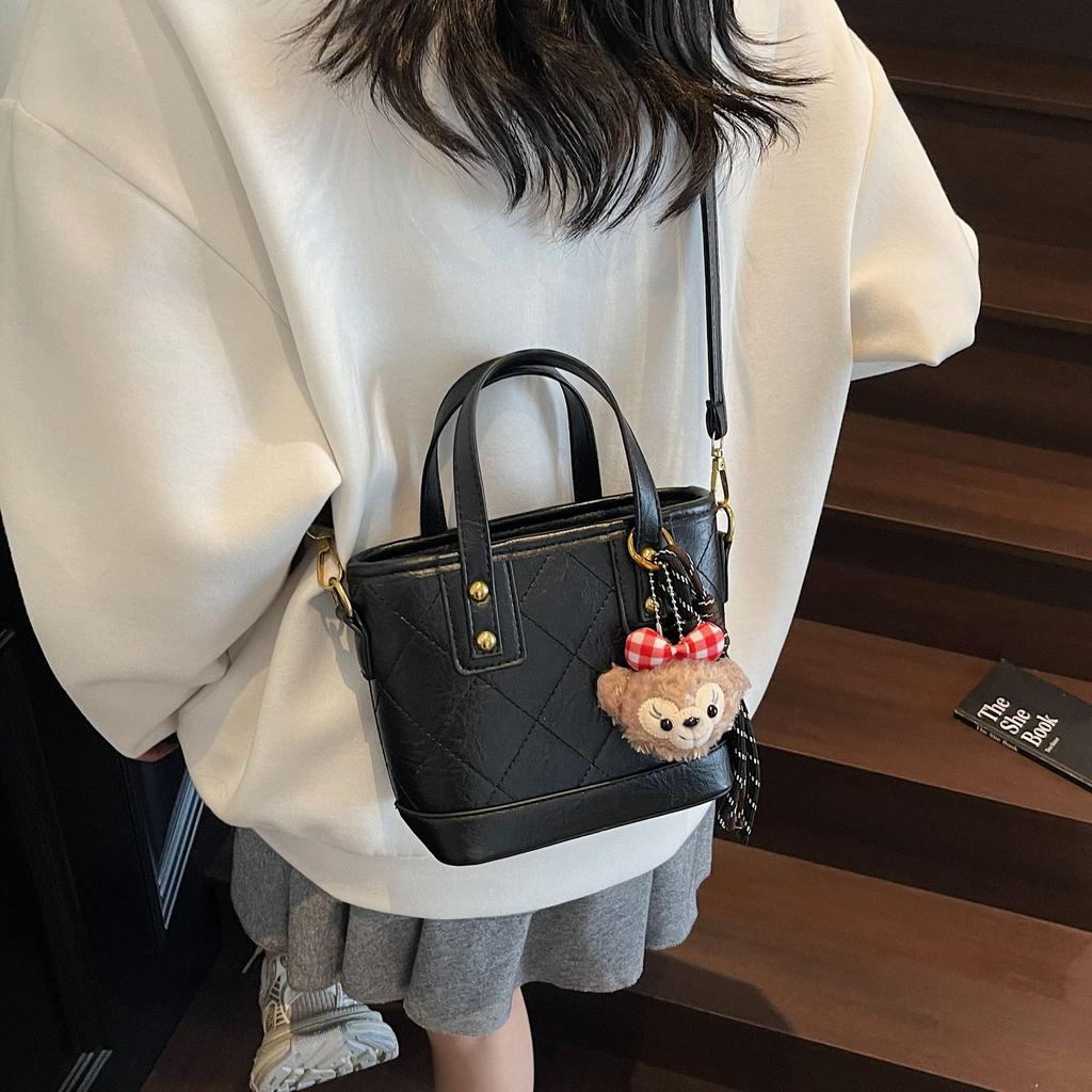 Niche high-end women's bags large-capacity fashionable and simple bucket bags Korean version women's underarm shoulder bags wholesale