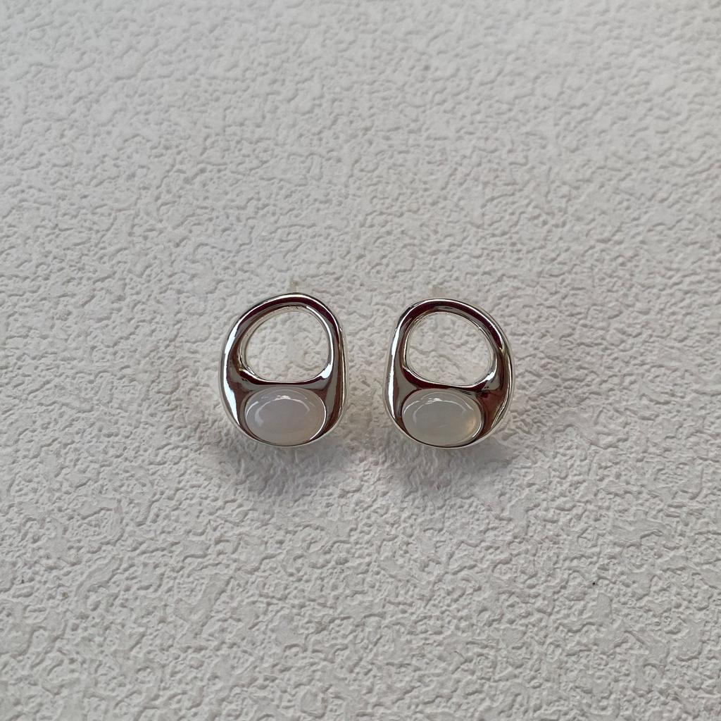 Geometrische ovale Ohrstecker Damenmode Temperament Hoher Sinn Kalter Wind Design Ohrringe Einfach Hohl Französisch