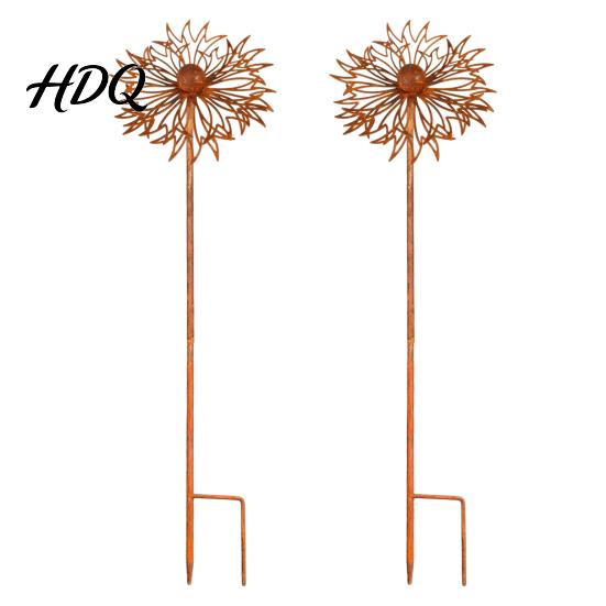 Weather-resistant Garden Stake Vintage Rustic Cornflower Metal Stake Weathered Iron Flower Sculpture with Hollow Nature-inspired Art Carving Outdoor