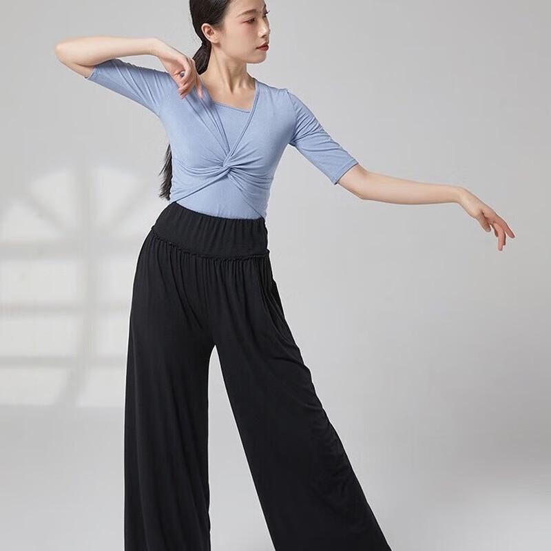 

Женский костюм для занятий современным танцем