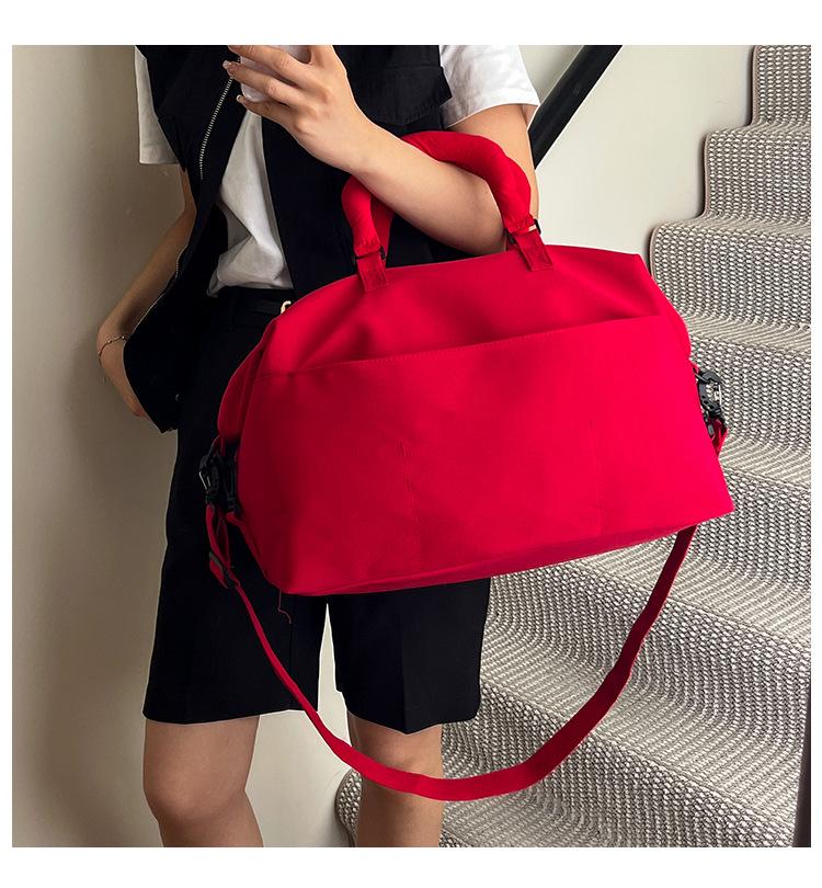 Versatile Lightweight Travel Handbag: Large Capacity, Waterproof, Ideal for Short Business Trips and Gym Use for Both Men and Women