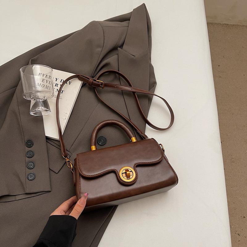 High-end fashion handbag women's 2025 new autumn and winter retro casual small square bag niche design shoulder bag