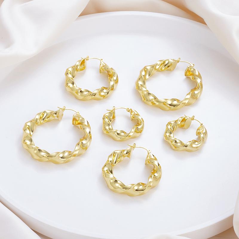 Gold & Silver Twisted Pleated Earrings - Fashionable Light Luxury Metal Earrings for Women, European American Style