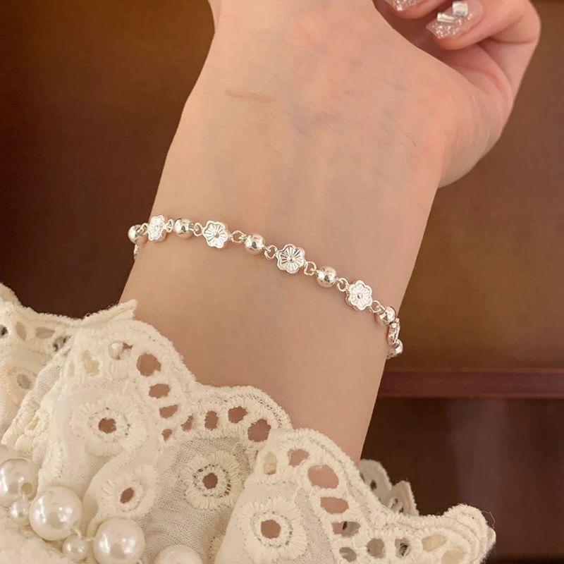 

Sweet Chain Bracelet For Women Girls Lovely Flower Pendant Bracelet on Hand Friendship Gifts