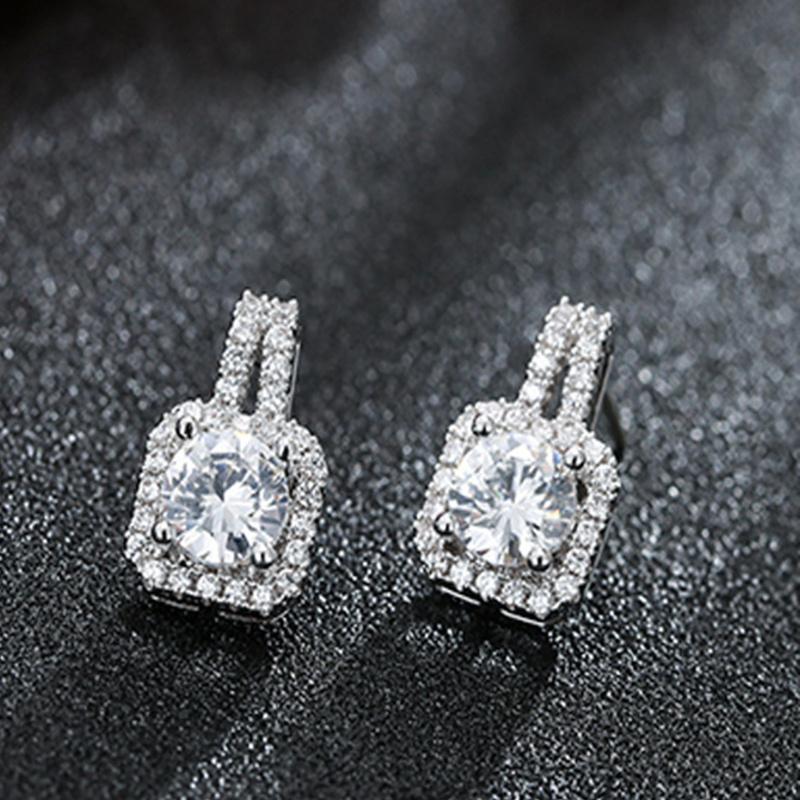 Minimalist women s fashionable round diamond square zircon earrings with versatile temperament, creative party banquet engagement earrings серебряный