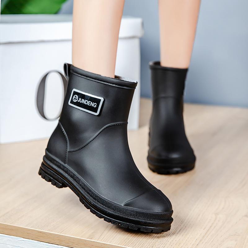 

Fashion rain shoes women s thickened outer water shoes new thickened rain boots non-slip medium and low water boots warm snow boots 36 чёрный