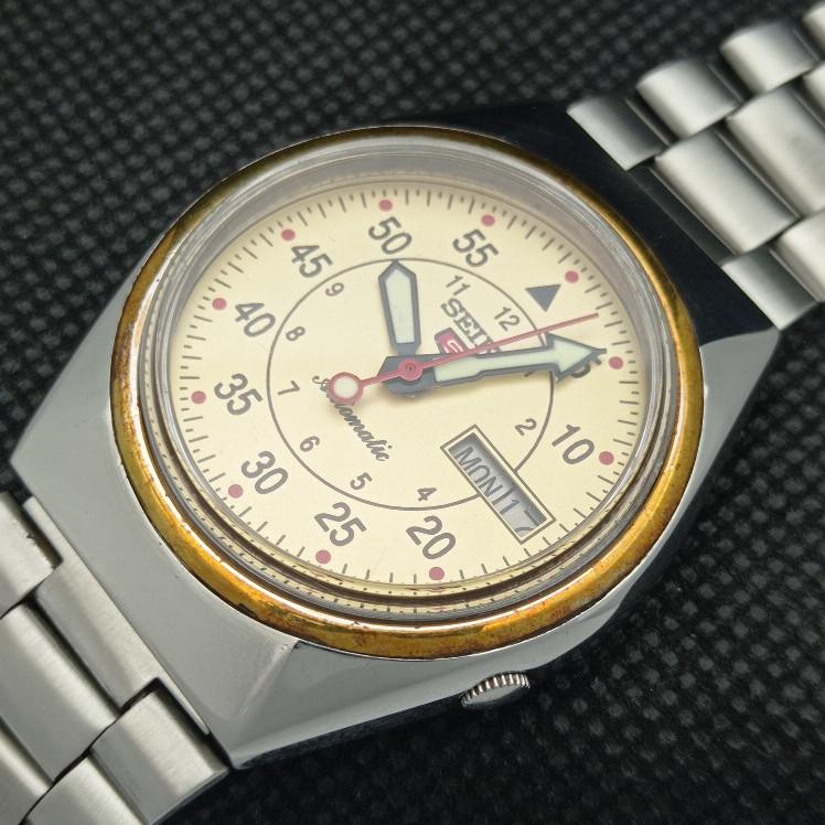 USED RARE VINTAGE SEIKO 5 AUTO 7009A JAPAN MENS CREAM DIAL WATCH 621a-a413410-2 SKU621a-a413410
