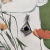 Pendentif en argent avec saphir 1,859 ct, zircons cubiques (2202615)