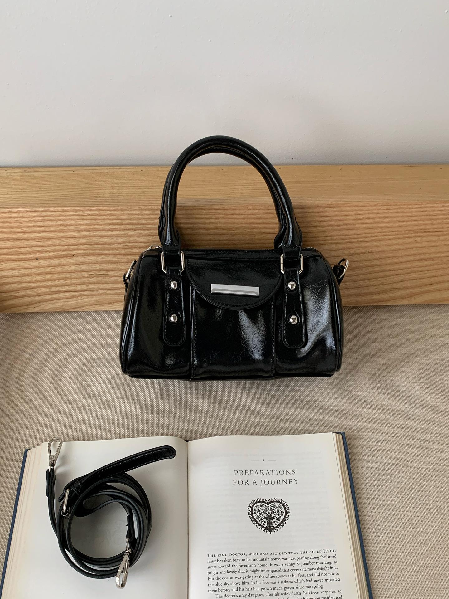 

Fashi Mini Handbag For Women Commuter Bost bag Bright PU Leather Pure Color ladies Shoulder Crossbody Bags bolsa totes чёрный