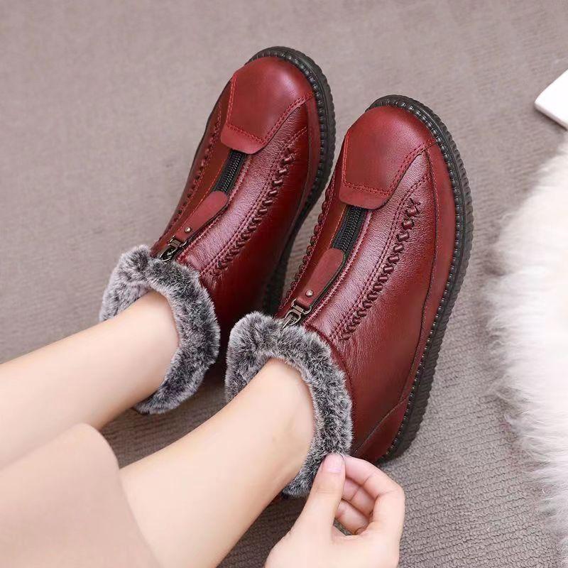 

Cotton shoes women s winter velvet warm people s short boots thickened non-slip flat-bottomed snow boots women 35 червоний