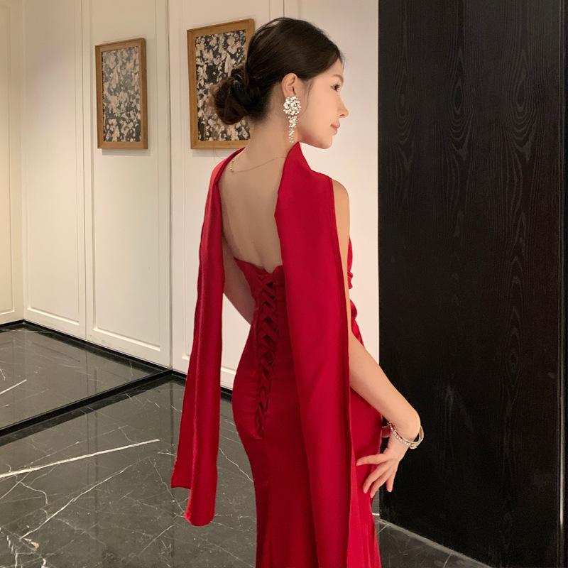 Neuer Chinesischer Morgenmantel Damen Braut Hochzeitsverlobungskleid High-End Leicht Luxuriöses Design Rotes Schrägschulter Toastkleid