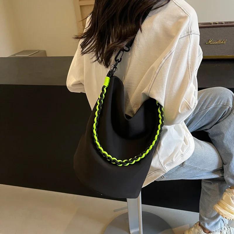 Large capacity solid crossbody casual bags with internal compartments high quality for women zipper nylon women's bags