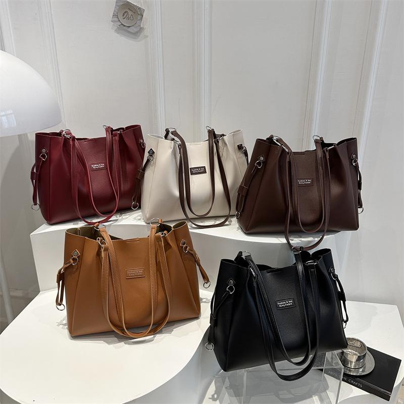 Large capacity tote bag women's bag fashionable and simple shoulder handbag commuter armpit bag