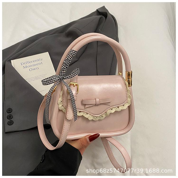 Simple temperament, hand-held small square bag, 2025 new fashion, niche design, trendy shoulder bag, commuter crossbody bag