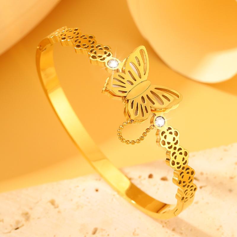 Women's Magnetic Bow Petal Light Luxury High-end Design Jewelry Bracelet